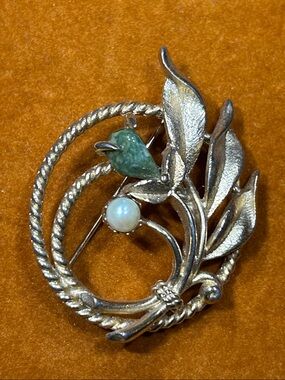 Vintage 1966 Signed Sarah Coventry Pearl and Jade Circle Pin, Jade Garden